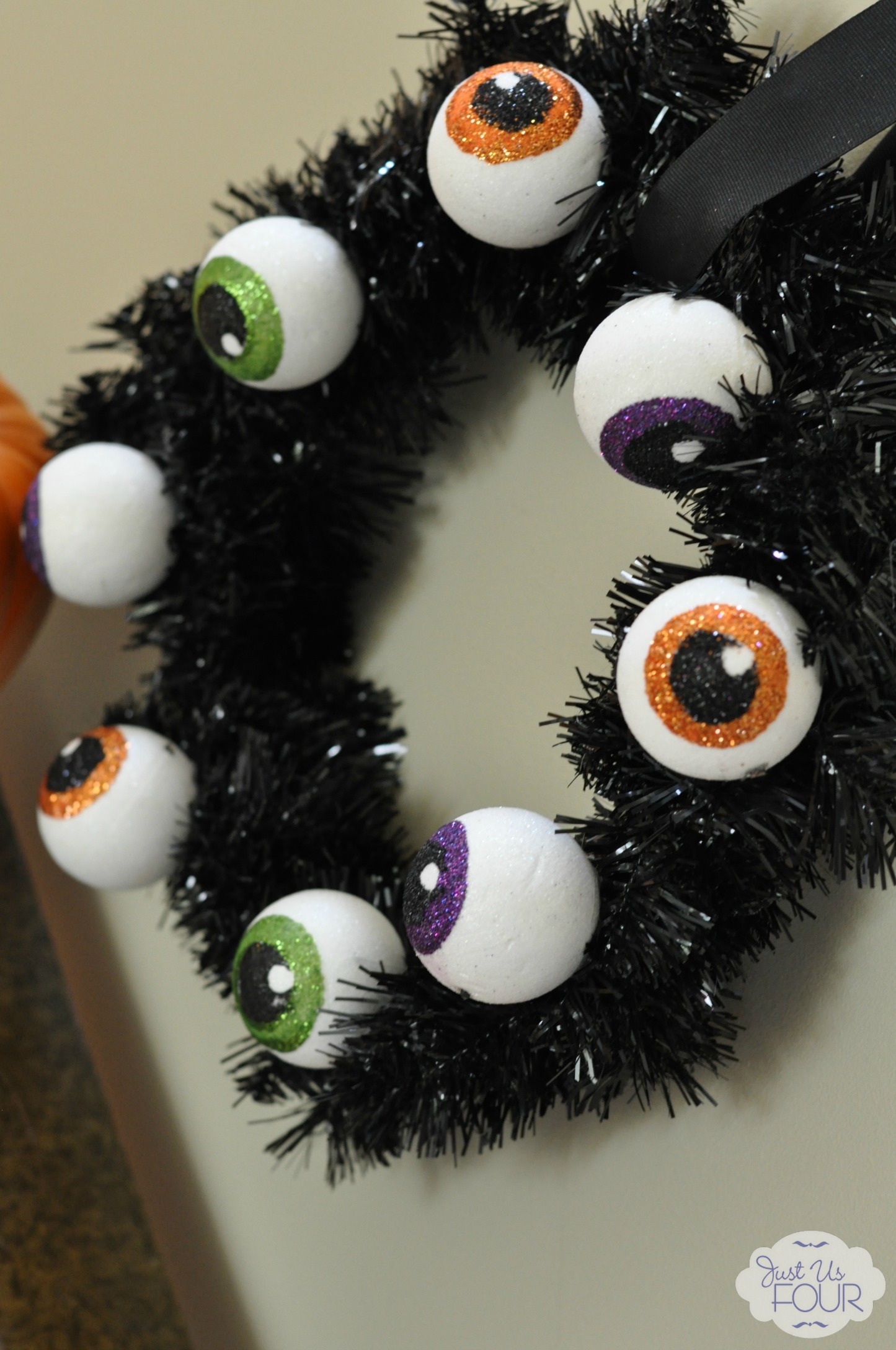 Creepy Eyeball #1- Halloween- Eyeball wreath Metal Sign