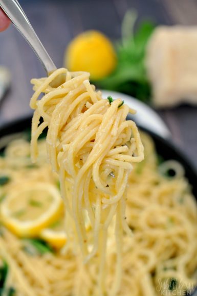 Easy Lemon Garlic Pasta - A Tasty Lemon Spaghetti Recipe
